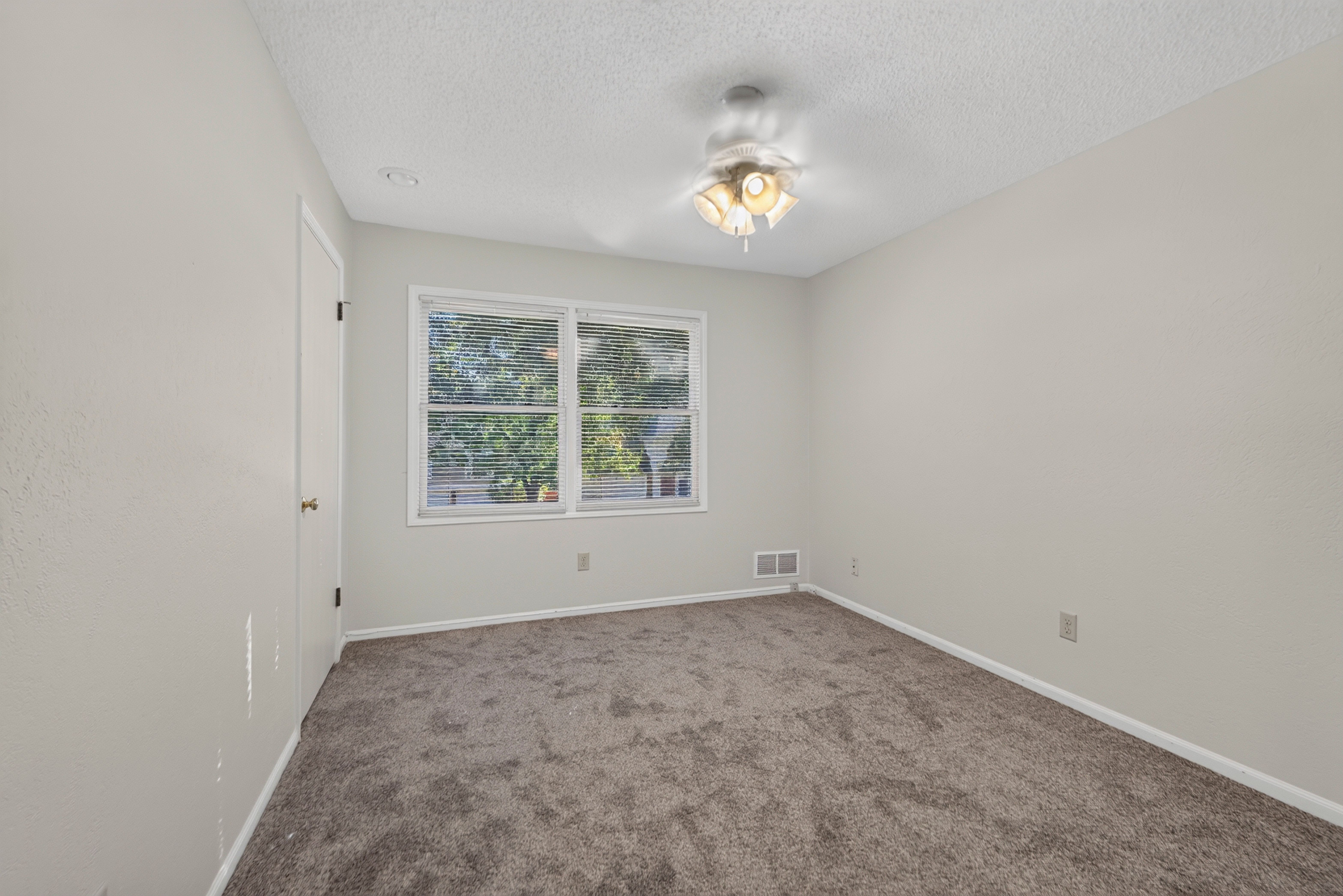 10228 Caenen Drive, Lenexa, KS 66215 - 物件實景