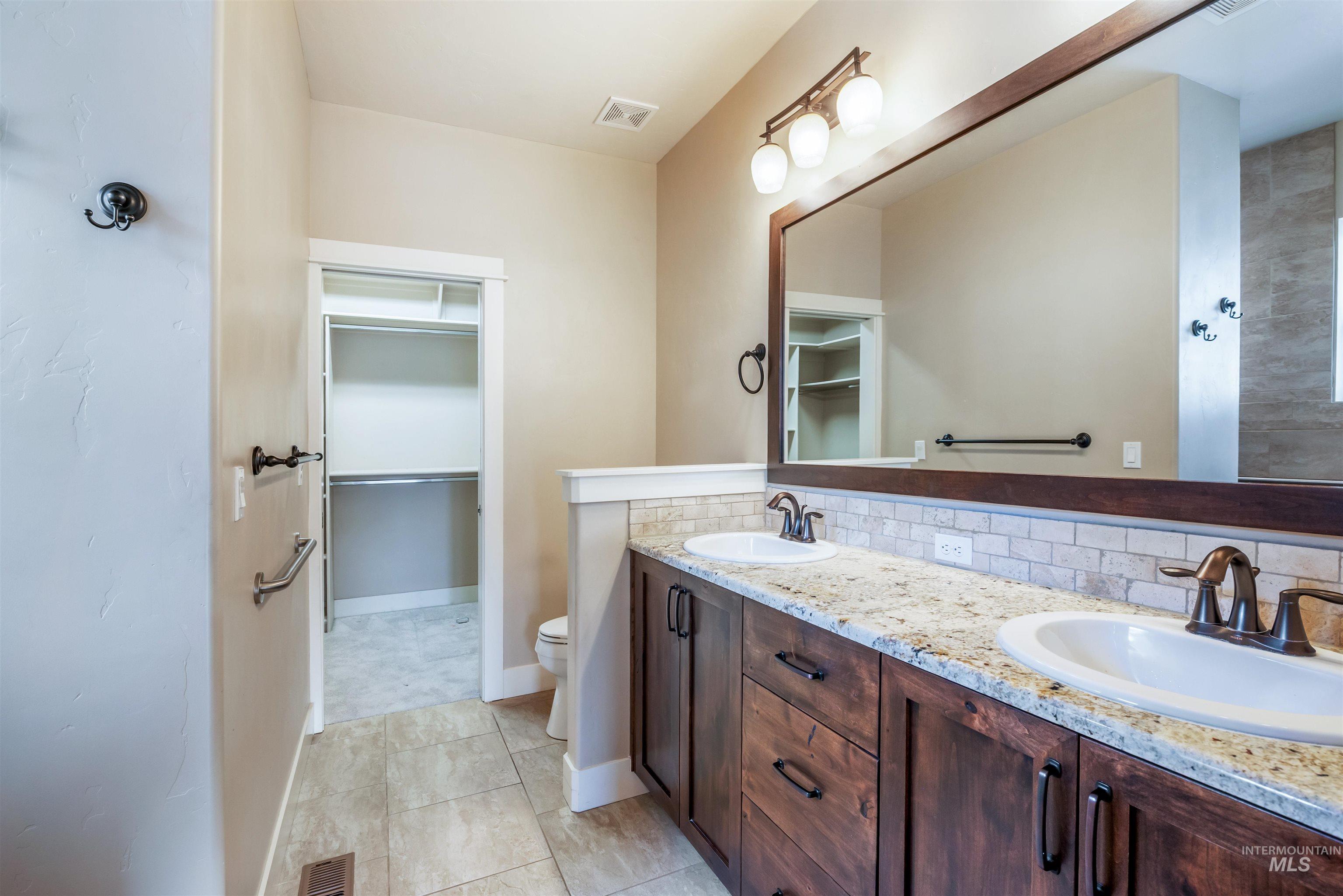 Garden City, Idaho, 83714, United States, 3 Bedrooms Bedrooms, ,Residential,For Sale,2003016