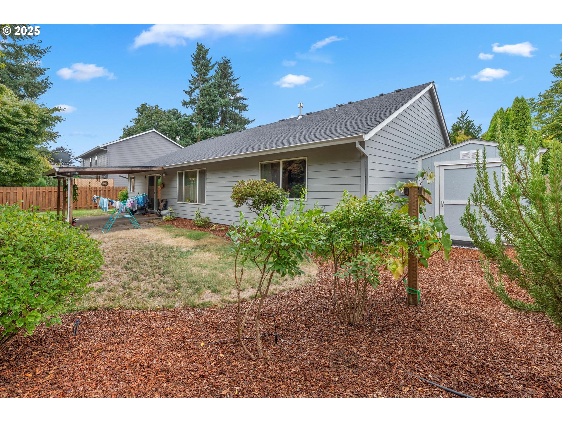 Oregon City, Oregon, 97045, United States, 3 Bedrooms Bedrooms, ,2 BathroomsBathrooms,Residential,For Sale,1949675
