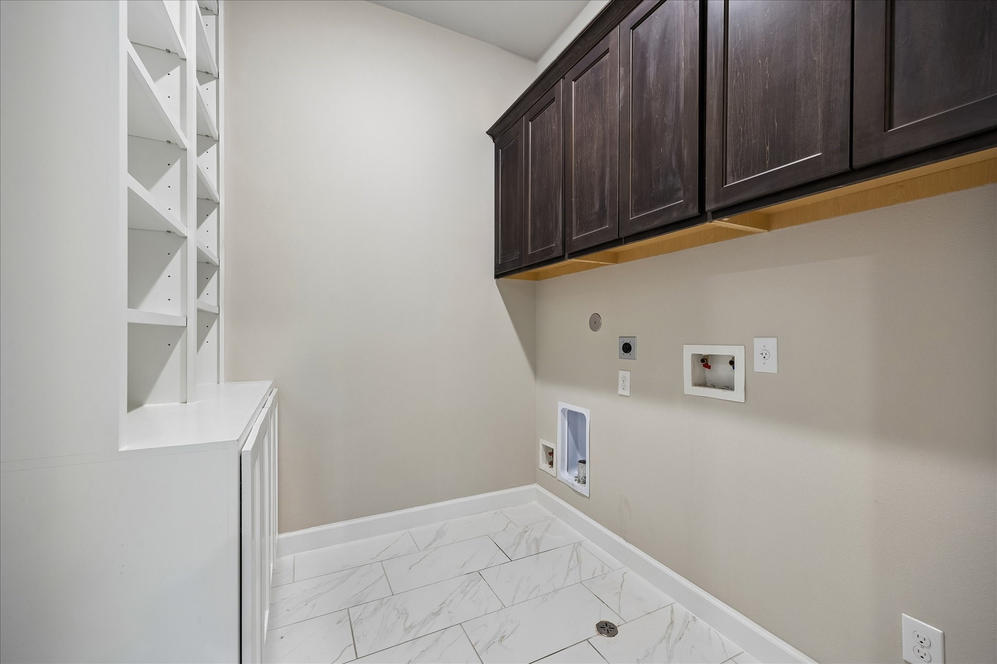  3606 Somerset York Lane - 物件實景
