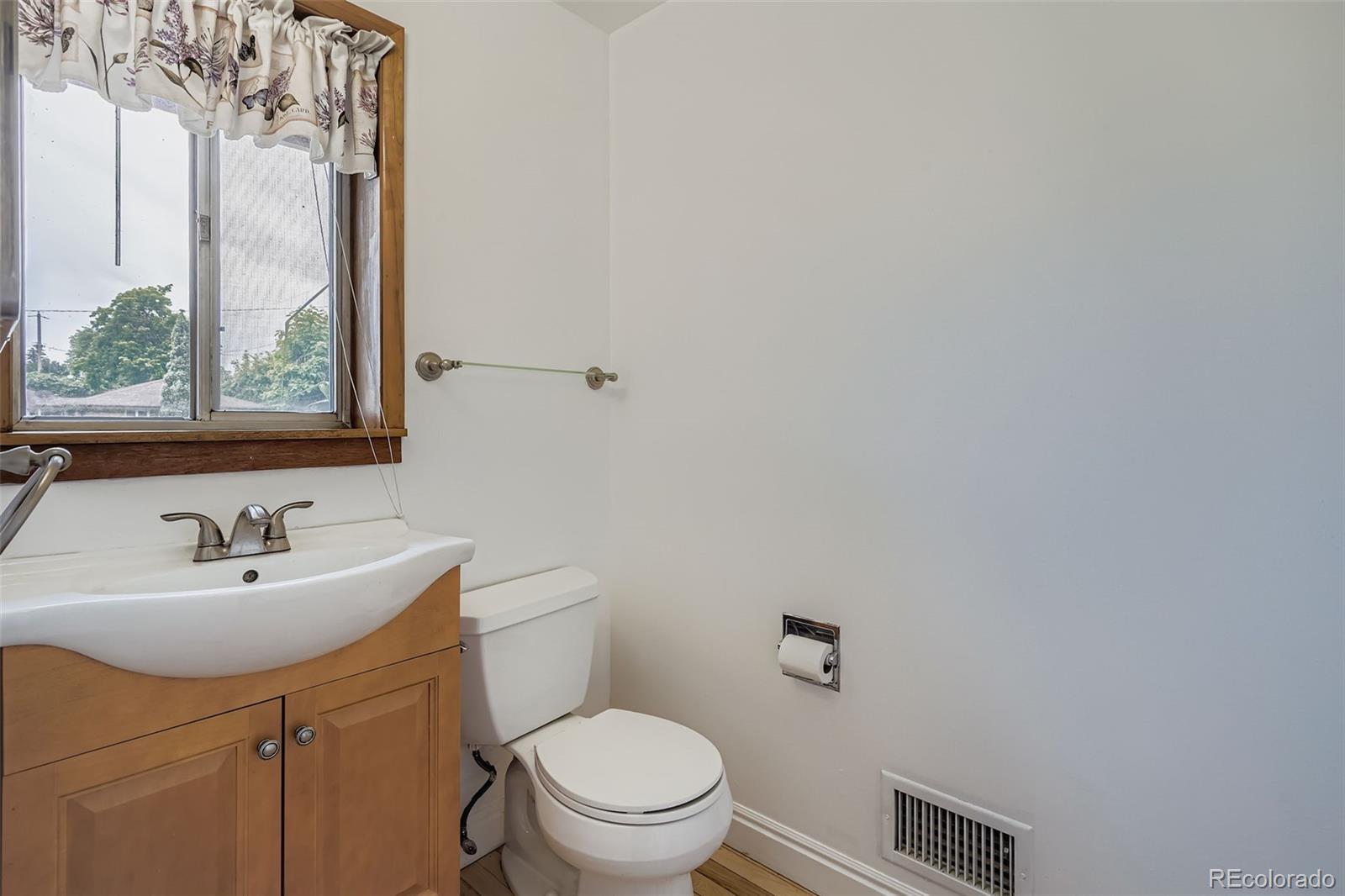 Wheat Ridge, Colorado, 80033, United States, 4 Bedrooms Bedrooms, ,2 BathroomsBathrooms,Residential,For Sale,1906302