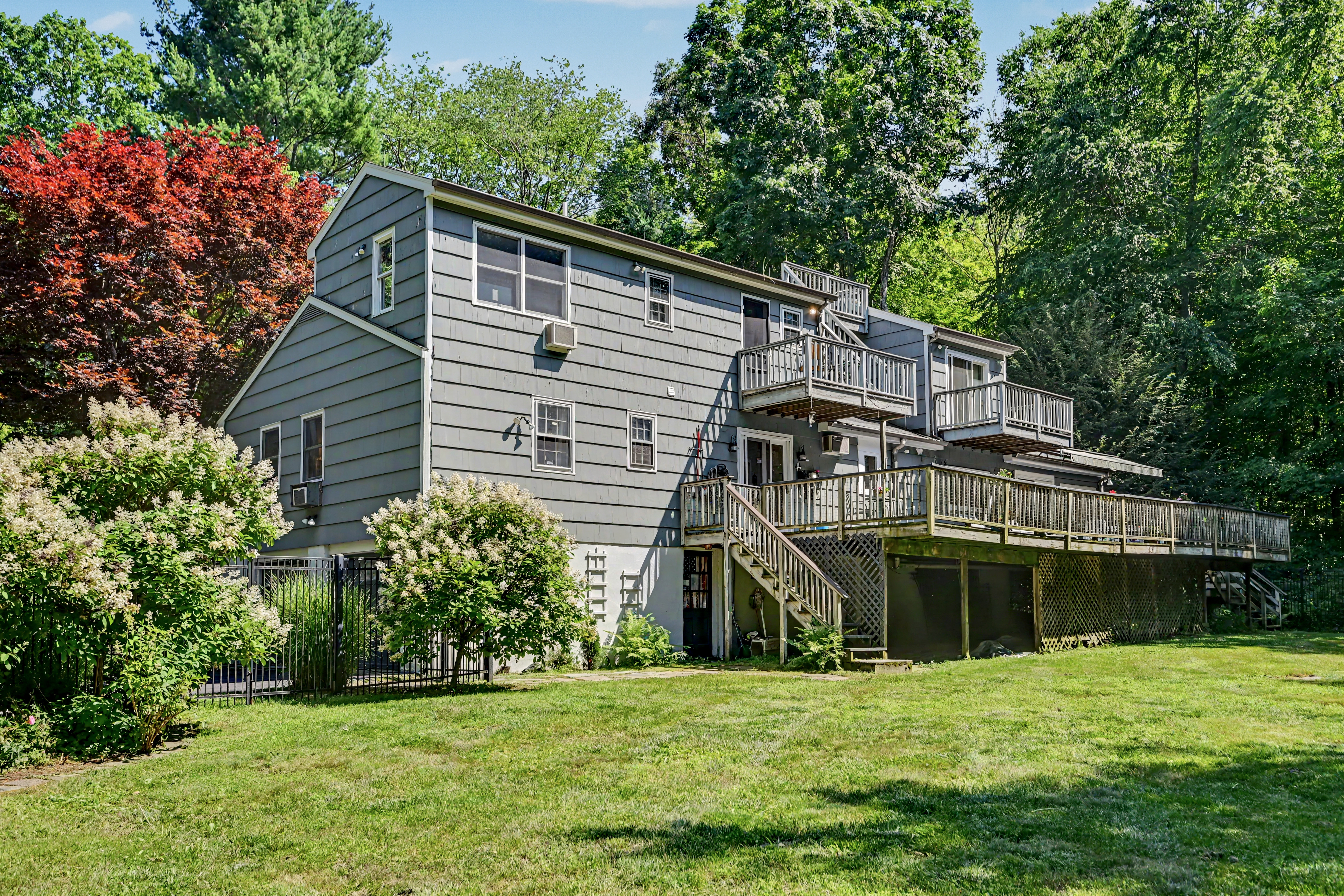  Sun-Drenched Contemporary Colonial Nestled on Two Picturesque Acres - 物件實景