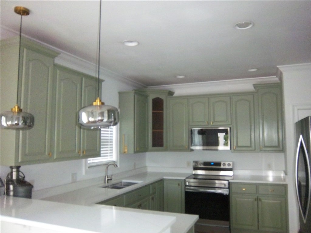 Brunswick, Georgia, 31520, United States, 3 Bedrooms Bedrooms, ,3 BathroomsBathrooms,Residential,For Sale,1895763