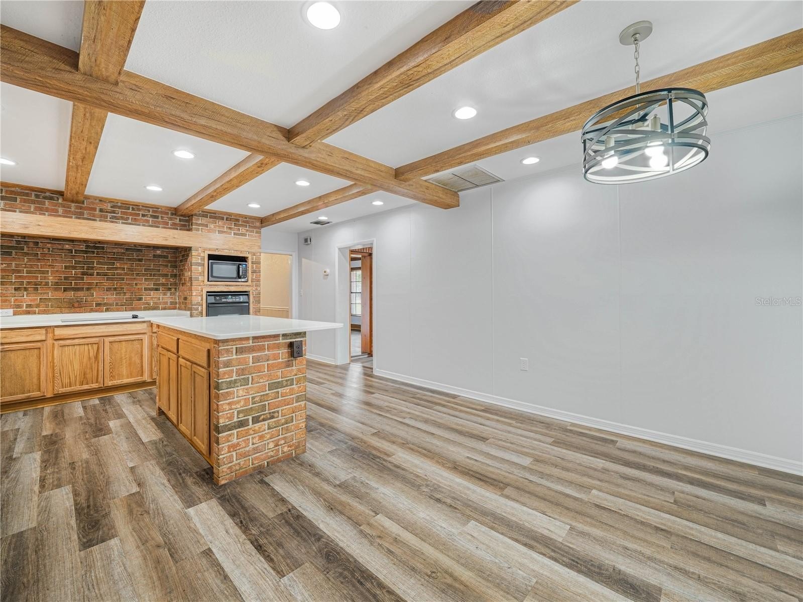 FROSTPROOF, Florida, 33843, United States, 6 Bedrooms Bedrooms, ,3 BathroomsBathrooms,Residential,For Sale,2006124