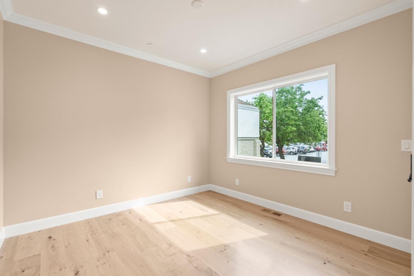 San Mateo, California, 94402, United States, 5 Bedrooms Bedrooms, ,4 BathroomsBathrooms,Residential,For Sale,1941732