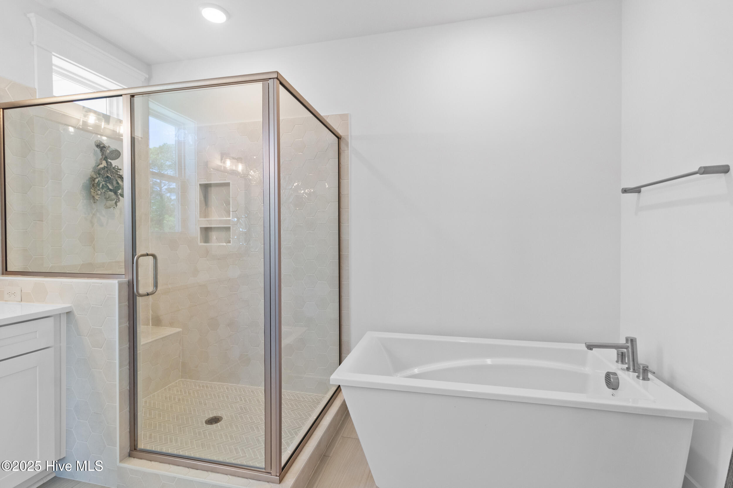 Wilmington, North Carolina, 28411, United States, 4 Bedrooms Bedrooms, ,4 BathroomsBathrooms,Residential,For Sale,1794780