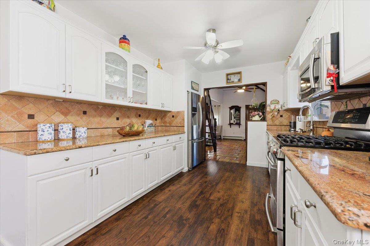 Island Park, New York, 11558, United States, 2 Bedrooms Bedrooms, ,1 BathroomBathrooms,Residential,For Sale,1998541