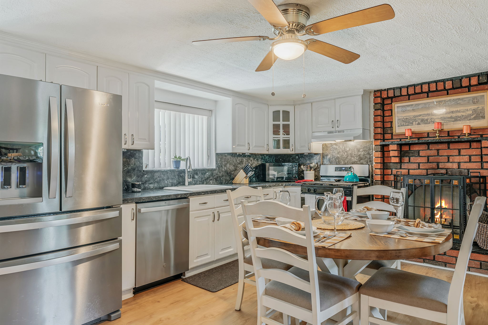 Holbrook, New York, 11741, United States, 4 Bedrooms Bedrooms, ,2 BathroomsBathrooms,Residential,For Sale,1921104