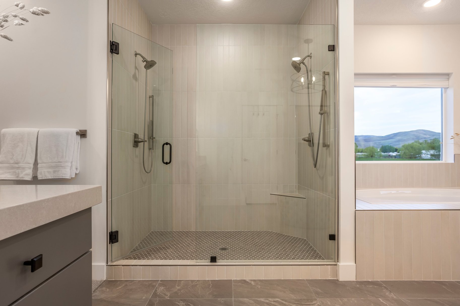  Fully Furnished Luxury Residence with Unmatched Finishes and Views - 物件實景