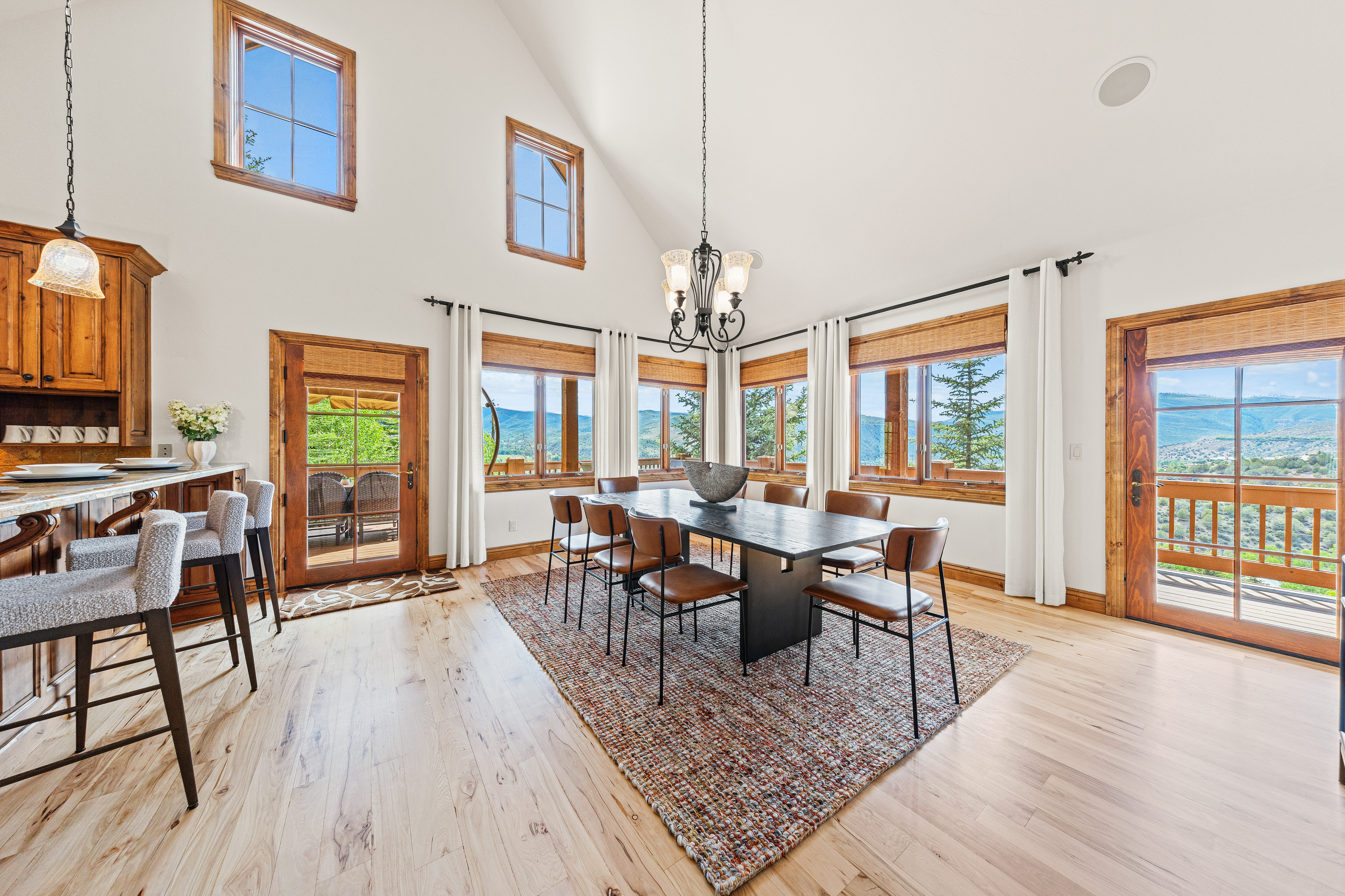  Exceptional Mountain Estate Offering Breathtaking Views - 物件實景