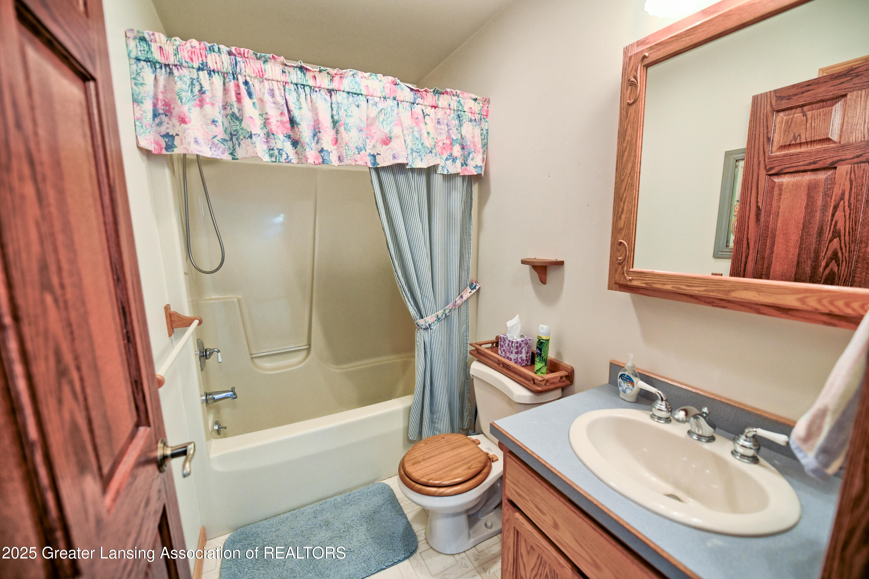 Portland, Michigan, 48875, United States, 5 Bedrooms Bedrooms, ,4 BathroomsBathrooms,Residential,For Sale,2031480