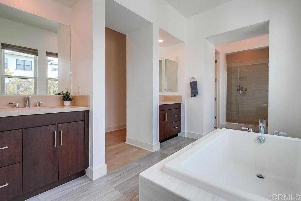 San Diego, California, 92130, United States, 5 Bedrooms Bedrooms, ,5 BathroomsBathrooms,Residential,For Sale,1905990