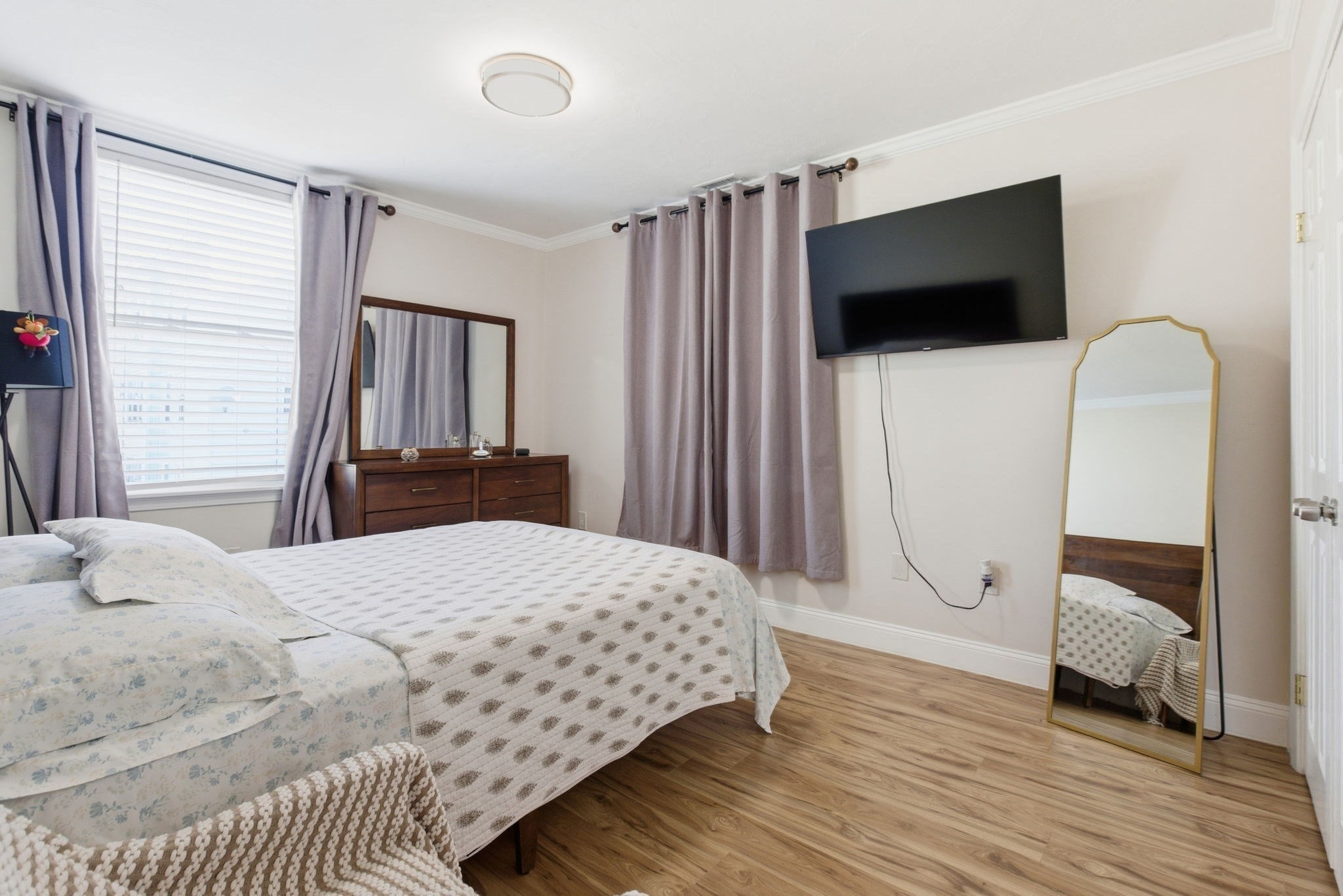 Boston, Massachusetts, 02121, United States, 5 Bedrooms Bedrooms, ,2 BathroomsBathrooms,Residential,For Sale,1993888