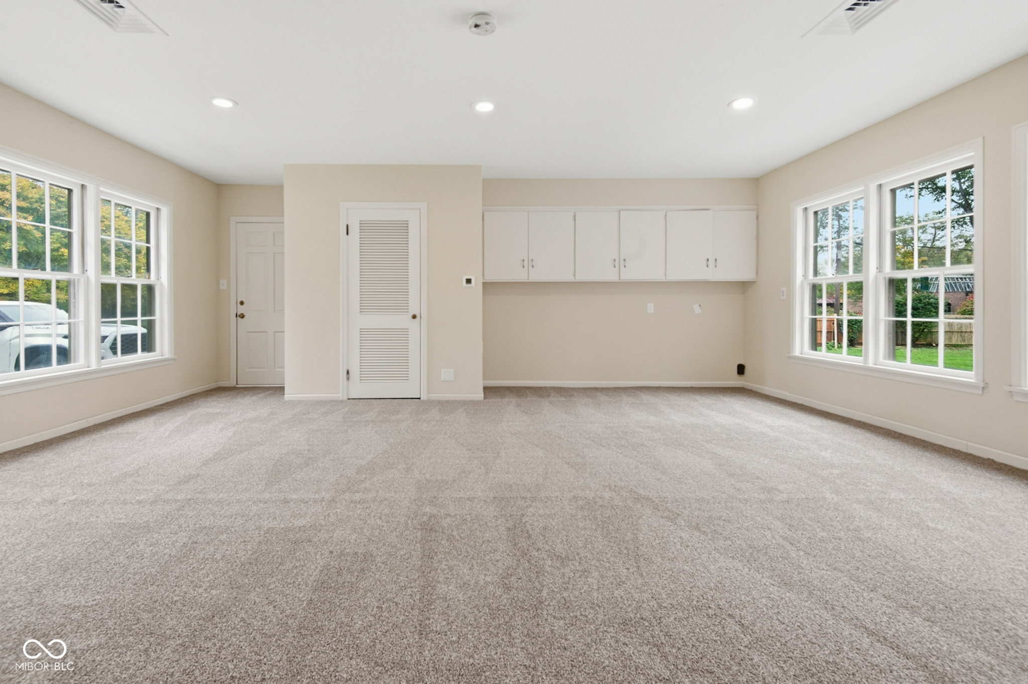 Columbus, Indiana, 47201, United States, 4 Bedrooms Bedrooms, ,3 BathroomsBathrooms,Residential,For Sale,1979631