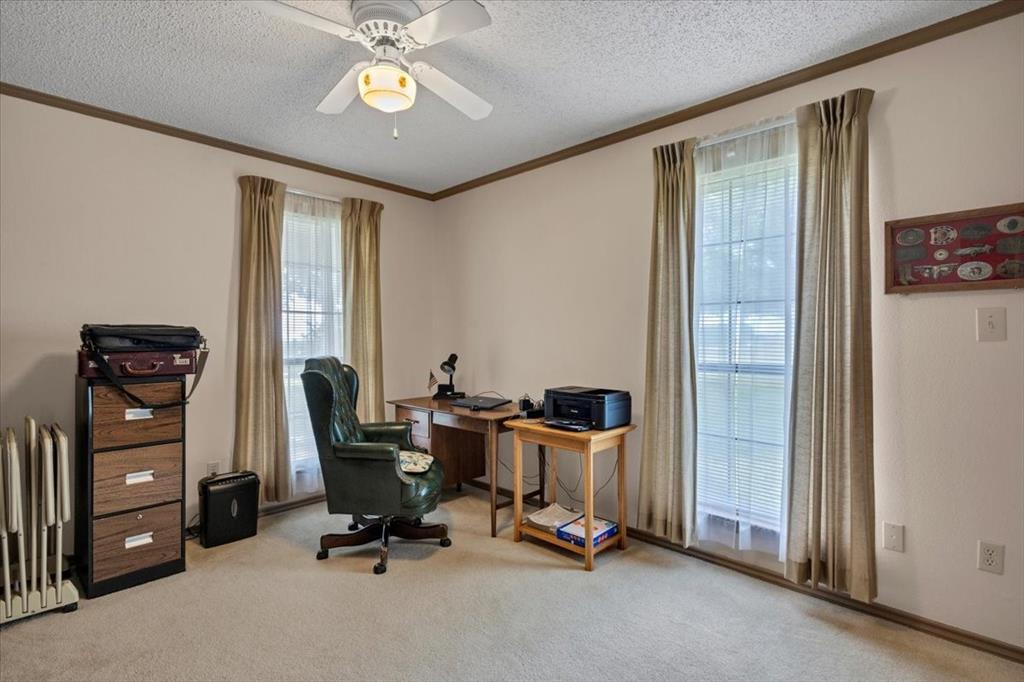 Kaufman, Texas, 75142, United States, 3 Bedrooms Bedrooms, ,2 BathroomsBathrooms,Residential,For Sale,1848066