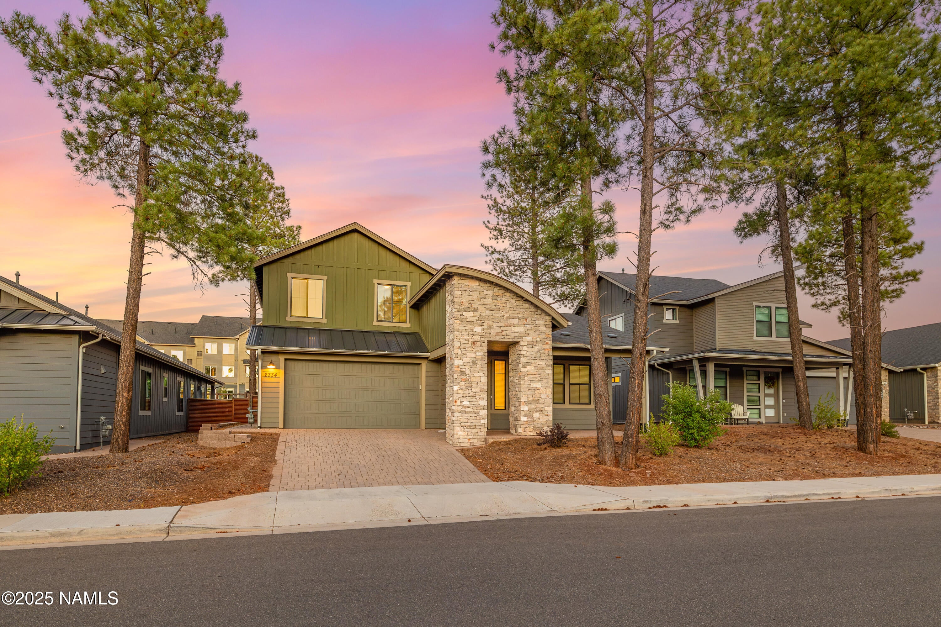 Flagstaff, Arizona, 86001, United States, 5 Bedrooms Bedrooms, ,4 BathroomsBathrooms,Residential,For Sale,1902555