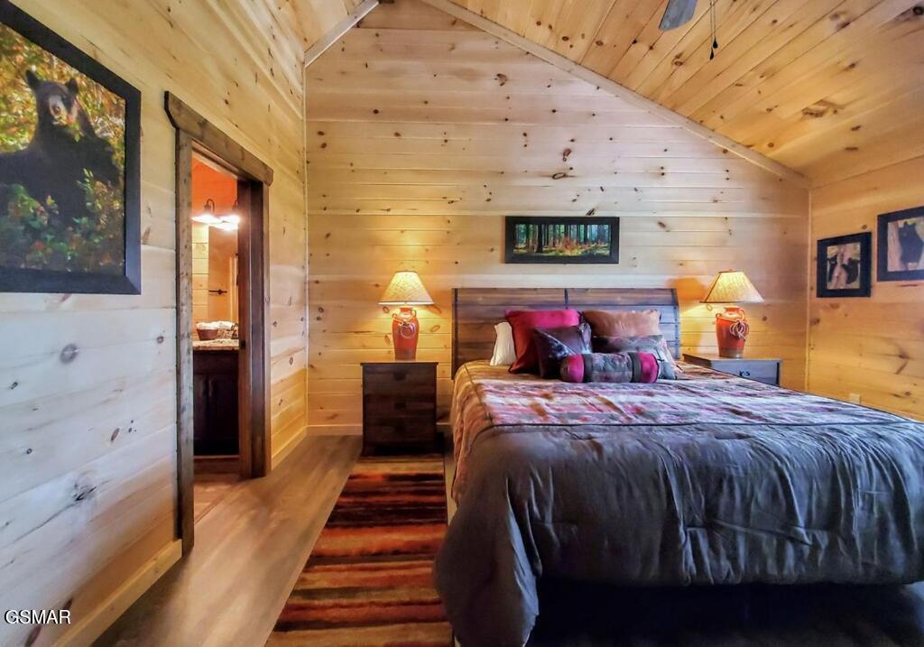 Gatlinburg, Tennessee, 37738, United States, 4 Bedrooms Bedrooms, ,6 BathroomsBathrooms,Residential,For Sale,1976574