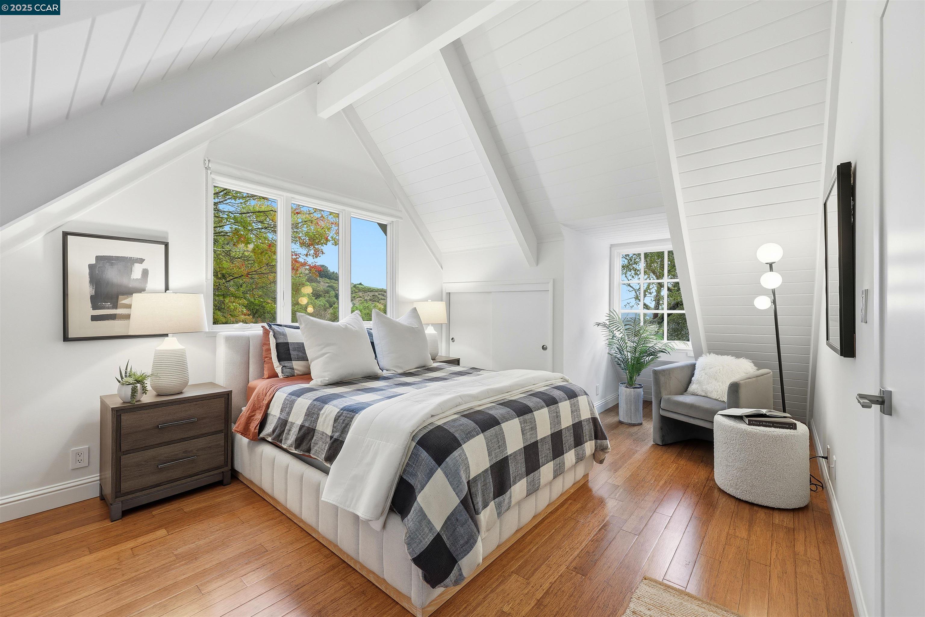 Orinda, California, 94563, United States, 3 Bedrooms Bedrooms, ,2 BathroomsBathrooms,Residential,For Sale,1993429