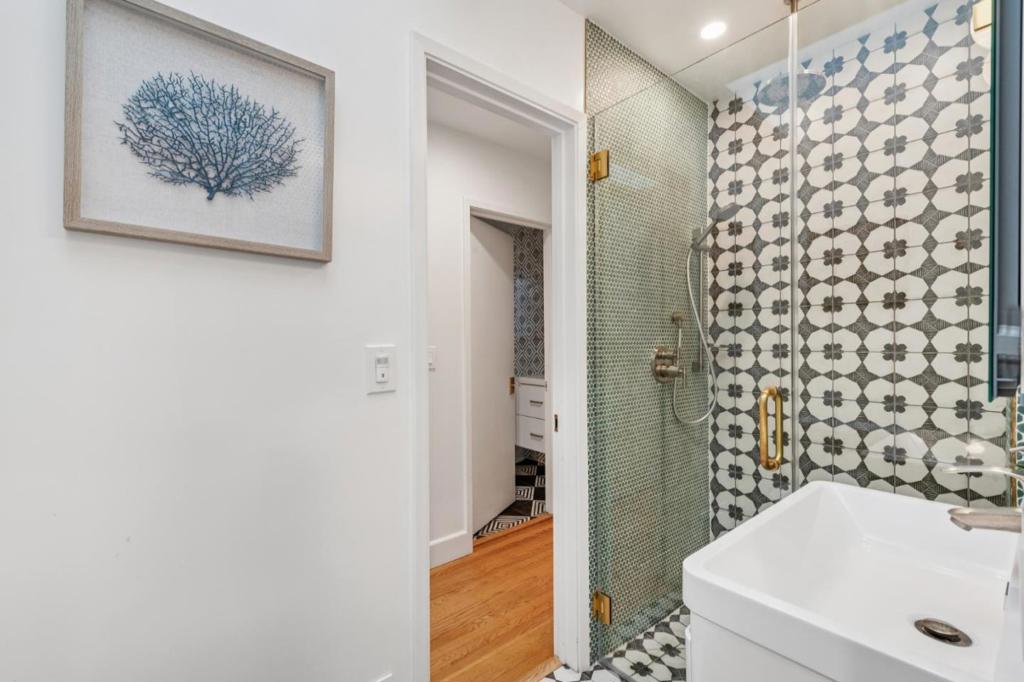 San Francisco, California, 94132, United States, 4 Bedrooms Bedrooms, ,3 BathroomsBathrooms,Residential,For Sale,2005595