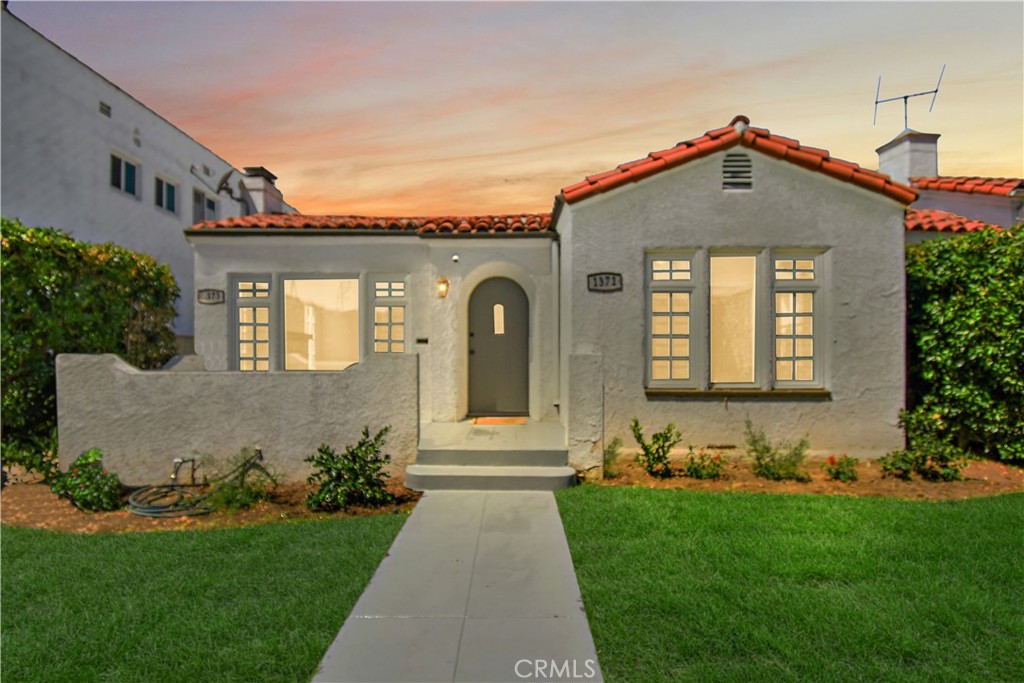 Los Angeles, California, 90019, United States, ,Residential,For Sale,2022270