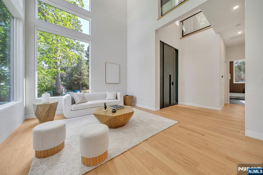 Tenafly, New Jersey, 07670, United States, 6 Bedrooms Bedrooms, ,6 BathroomsBathrooms,Residential,For Sale,1906714