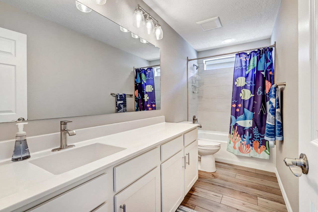 Rio Rancho, New Mexico, 87124, United States, 5 Bedrooms Bedrooms, ,4 BathroomsBathrooms,Residential,For Sale,2003162