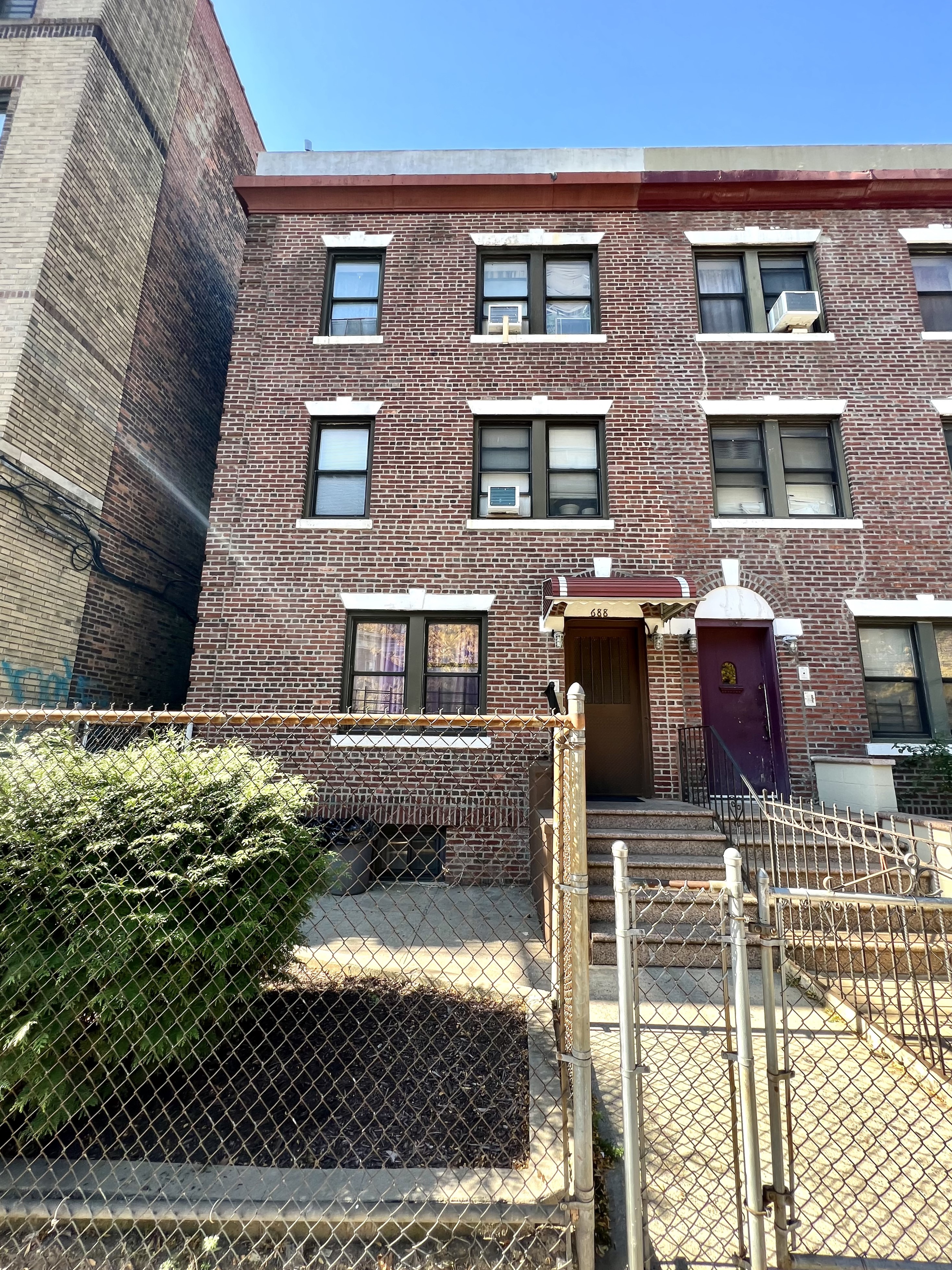 Brooklyn, New York, 11226, United States, 9 Bedrooms Bedrooms, ,6 BathroomsBathrooms,Residential,For Sale,1841564