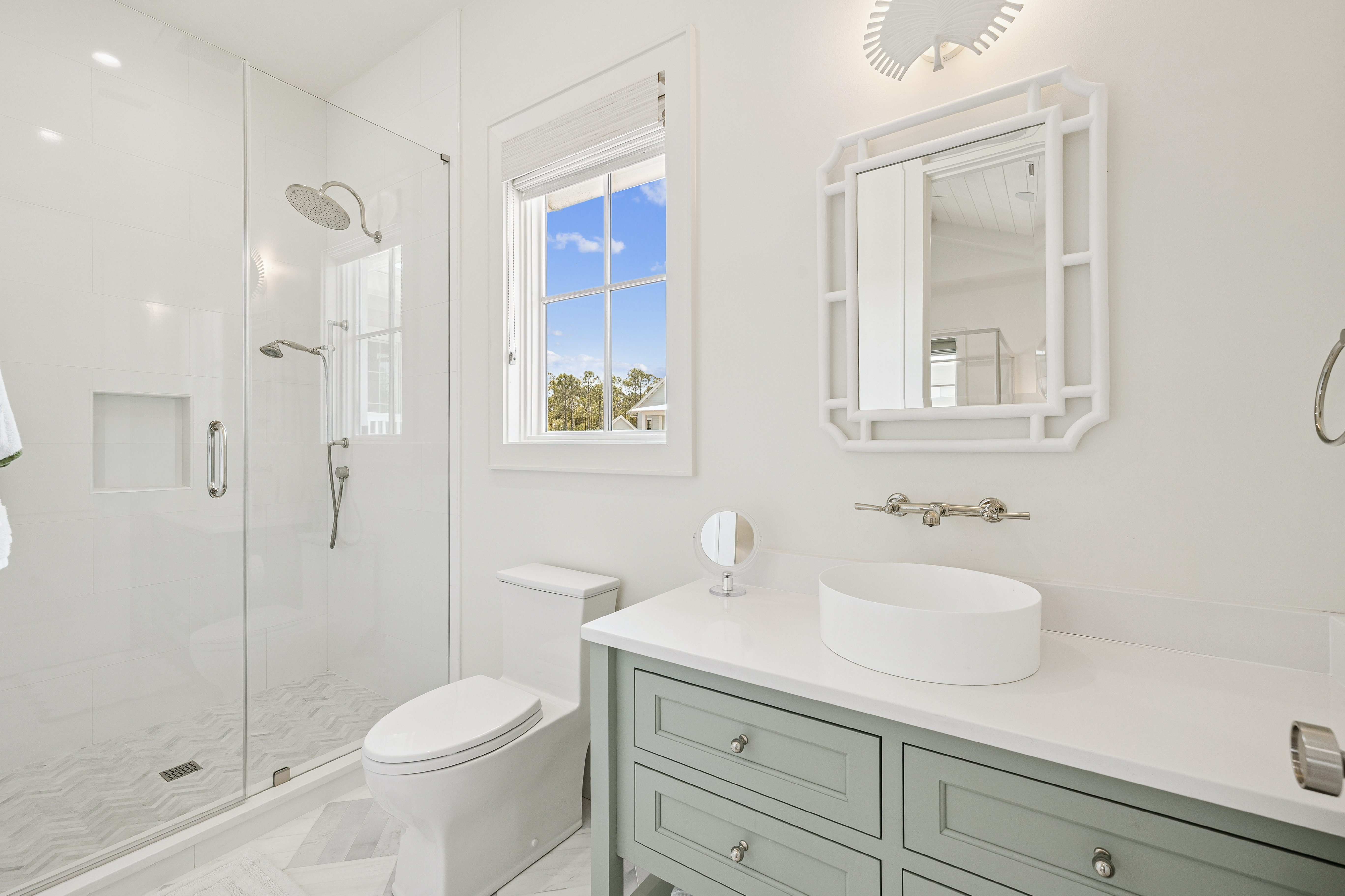  Refined Coastal Residence With Designer Interiors And Exceptional Craftsmanship - 物件實景