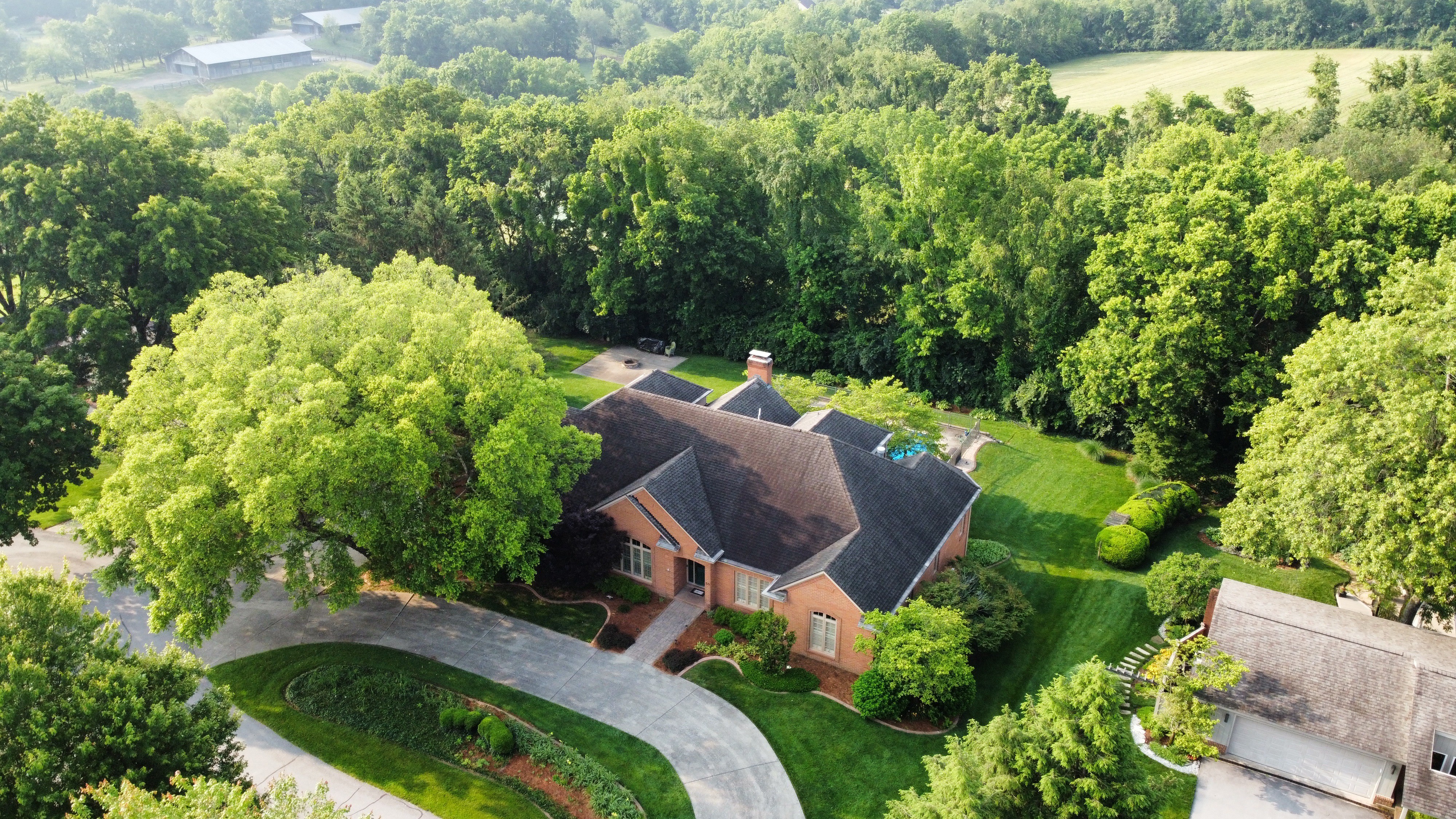 Frankfort, Kentucky, 40601, United States, 5 Bedrooms Bedrooms, ,4 BathroomsBathrooms,Residential,For Sale,1983551