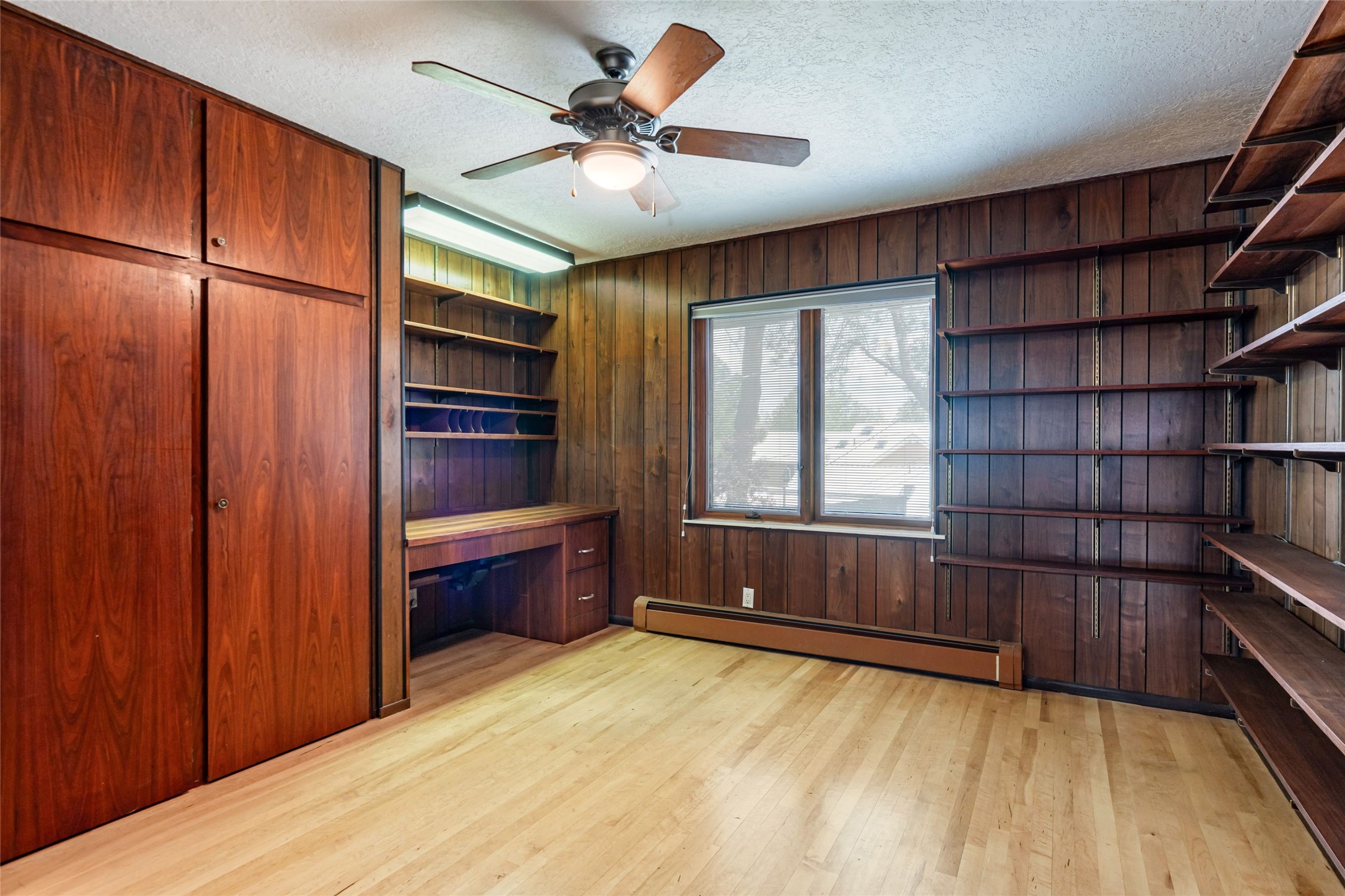  2532 Harold Place NE - 物件實景