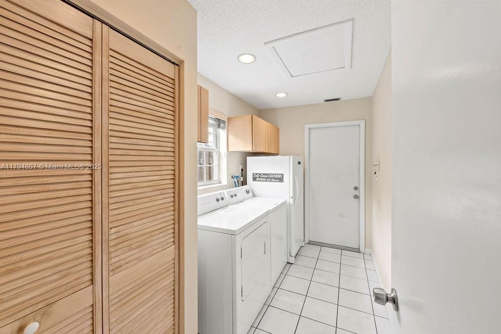 Plantation, Florida, 33324, United States, 3 Bedrooms Bedrooms, ,2 BathroomsBathrooms,Residential,For Sale,1792885