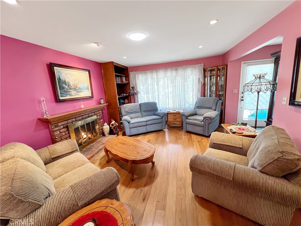 Santa Ana, California, 92701, United States, 4 Bedrooms Bedrooms, ,2 BathroomsBathrooms,Residential,For Sale,1940678