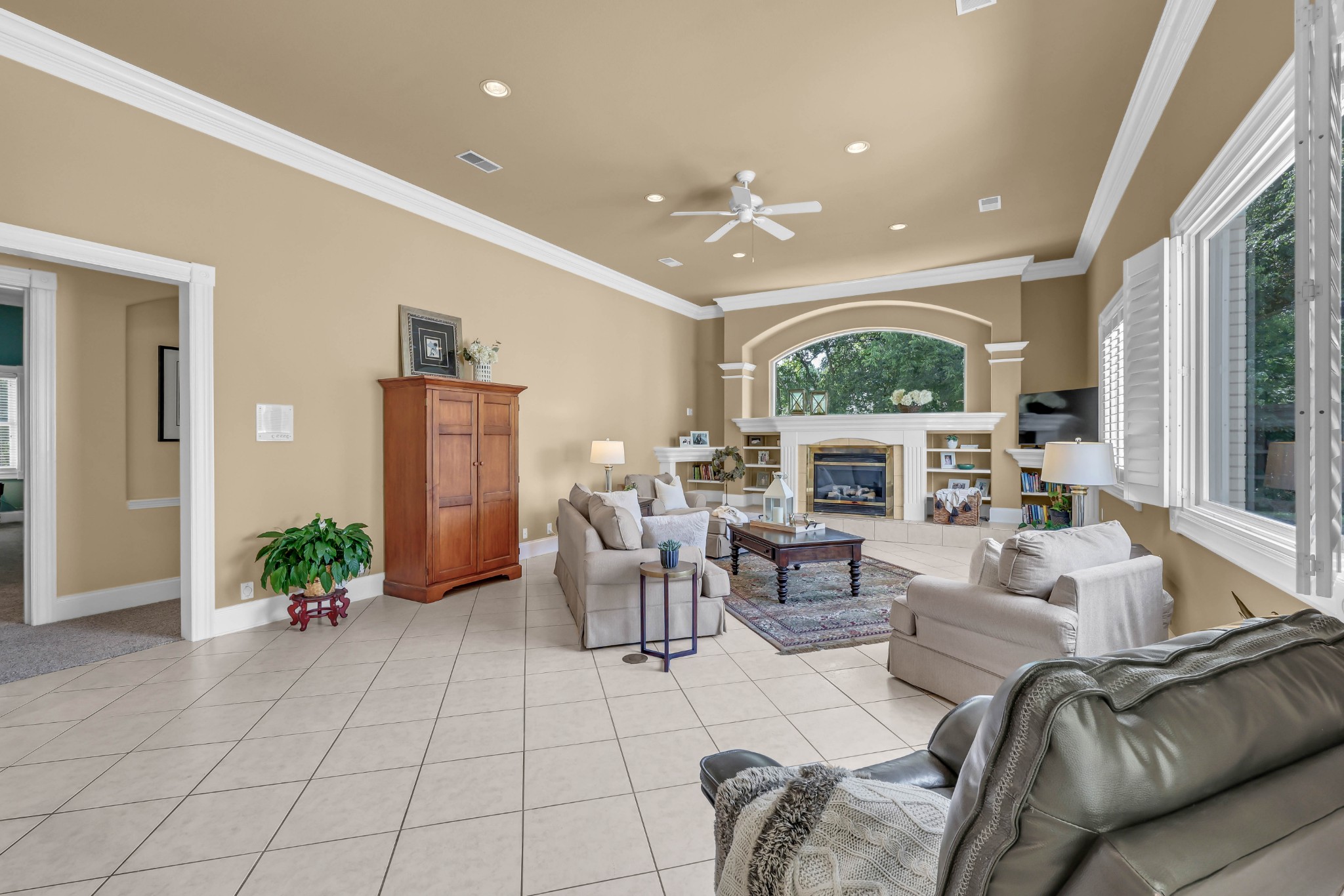 Clarksville, Tennessee, 37043, United States, 4 Bedrooms Bedrooms, ,4 BathroomsBathrooms,Residential,For Sale,1980790