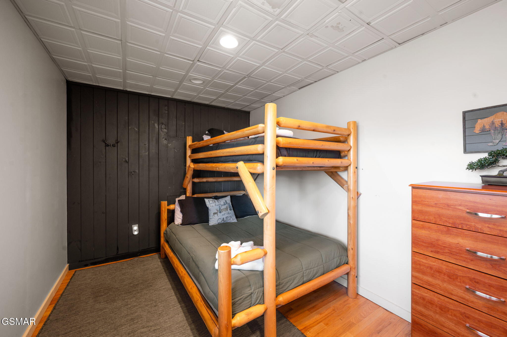 Gatlinburg, Tennessee, 37738, United States, 3 Bedrooms Bedrooms, ,3 BathroomsBathrooms,Residential,For Sale,1977733