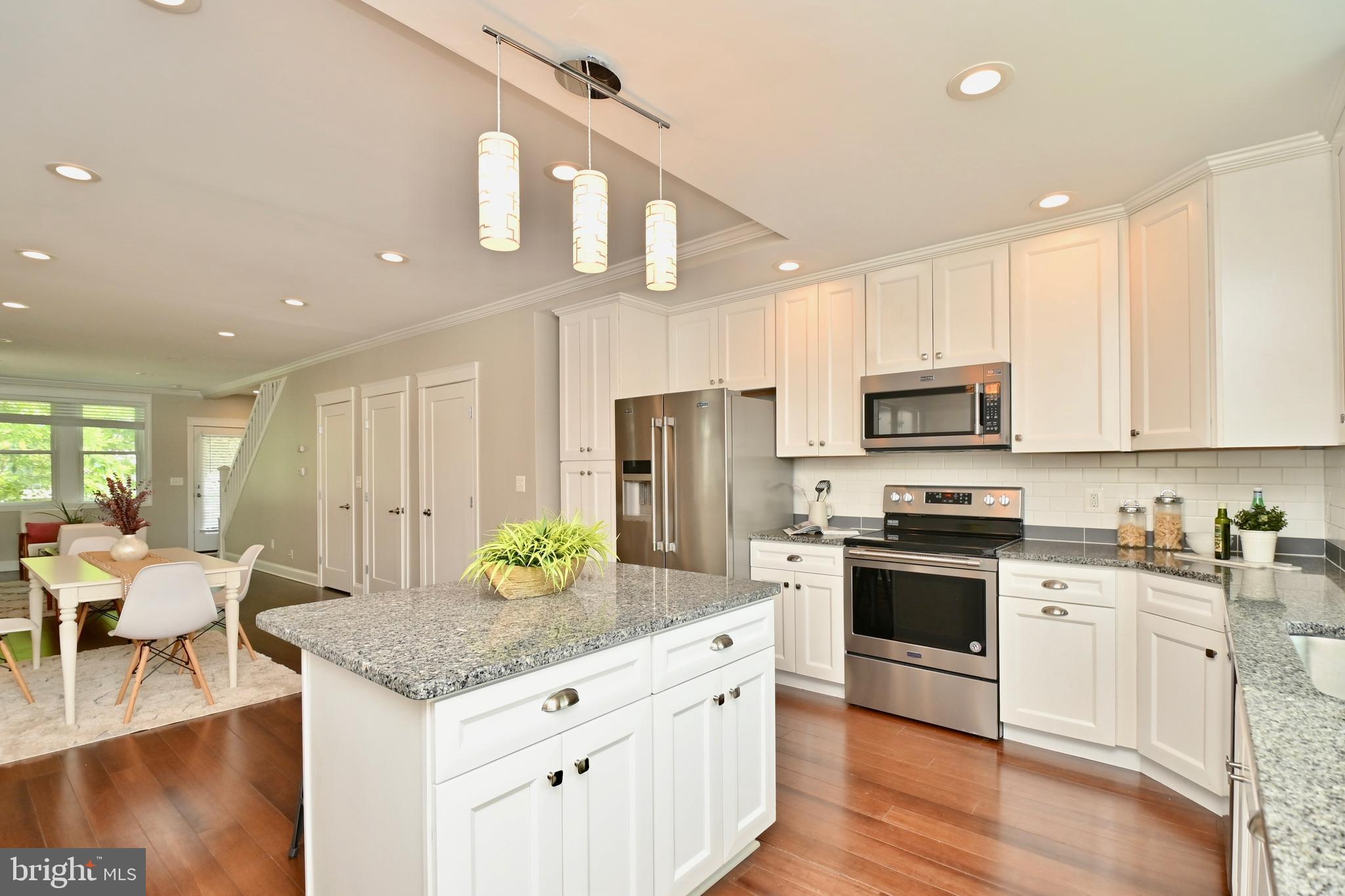 Washington, District of Columbia, 20002, United States, 3 Bedrooms Bedrooms, ,4 BathroomsBathrooms,Residential,For Sale,1931159