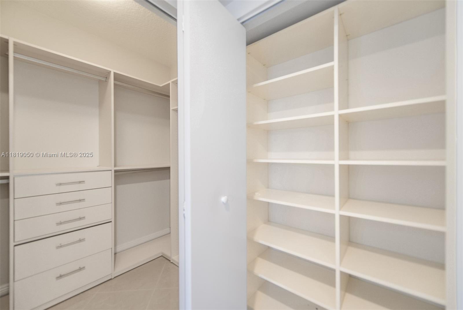 Sunny Isles Beach, Florida, 33160, United States, 2 Bedrooms Bedrooms, ,2 BathroomsBathrooms,Residential,For Sale,1991948