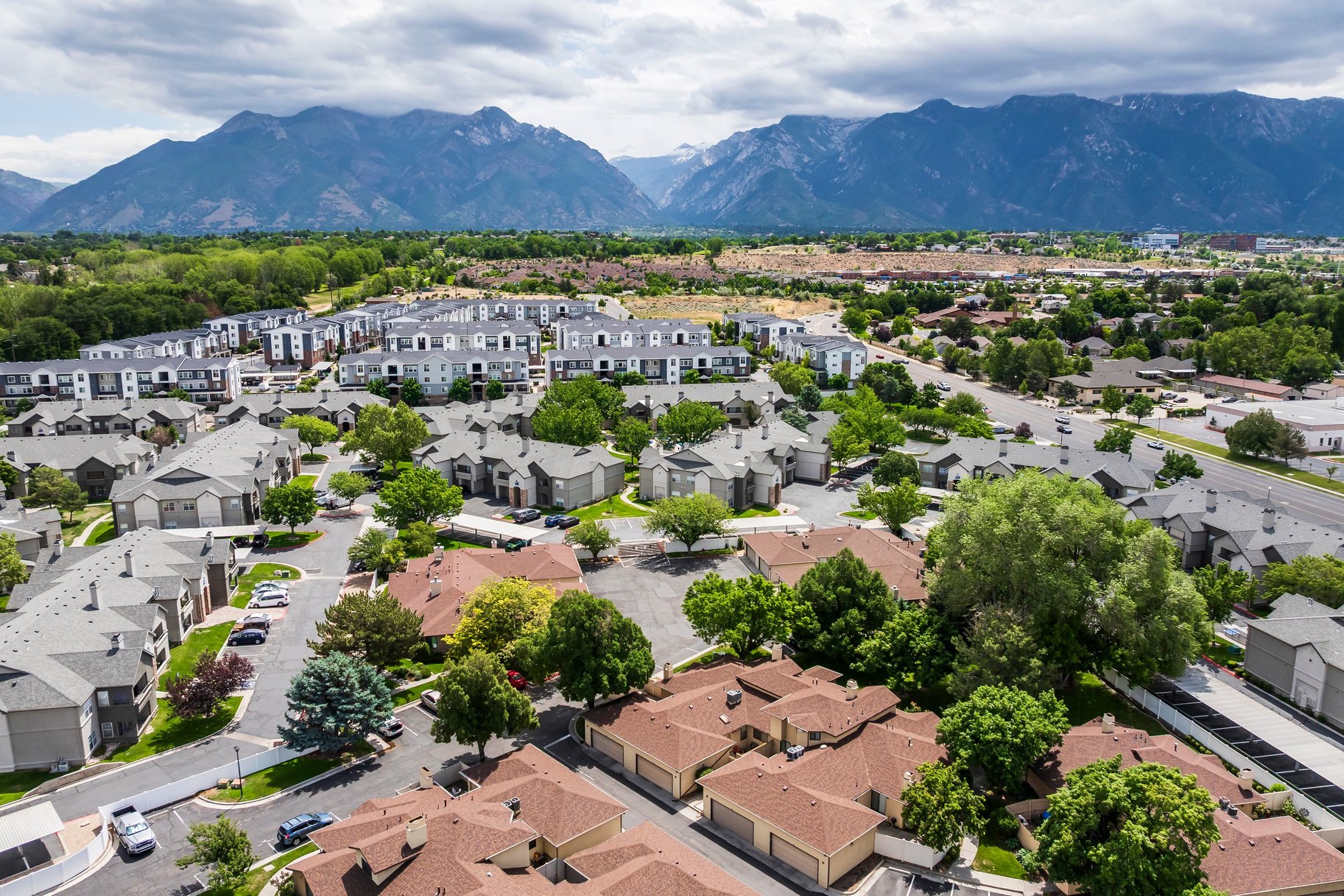  Rarely Available Harvest Lane Rambler Main-Level Living - 物件實景
