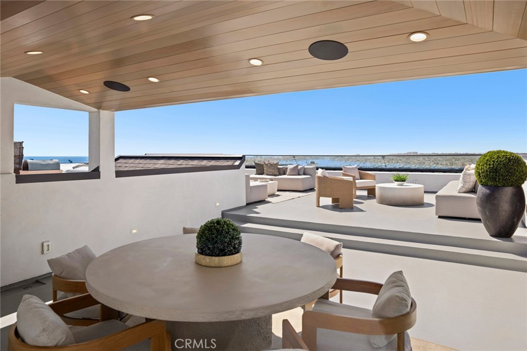 Corona del Mar, California, 92625, United States, 4 Bedrooms Bedrooms, ,5 BathroomsBathrooms,Residential,For Sale,1903462