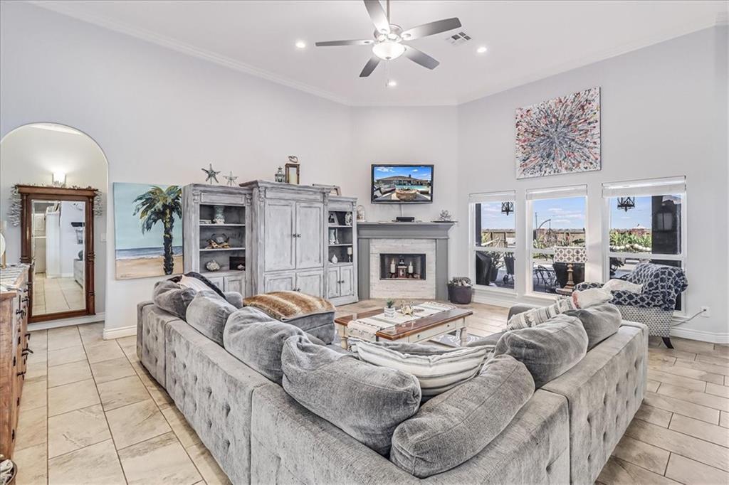 Corpus Christi, Texas, 78415, United States, 4 Bedrooms Bedrooms, ,3 BathroomsBathrooms,Residential,For Sale,1847107