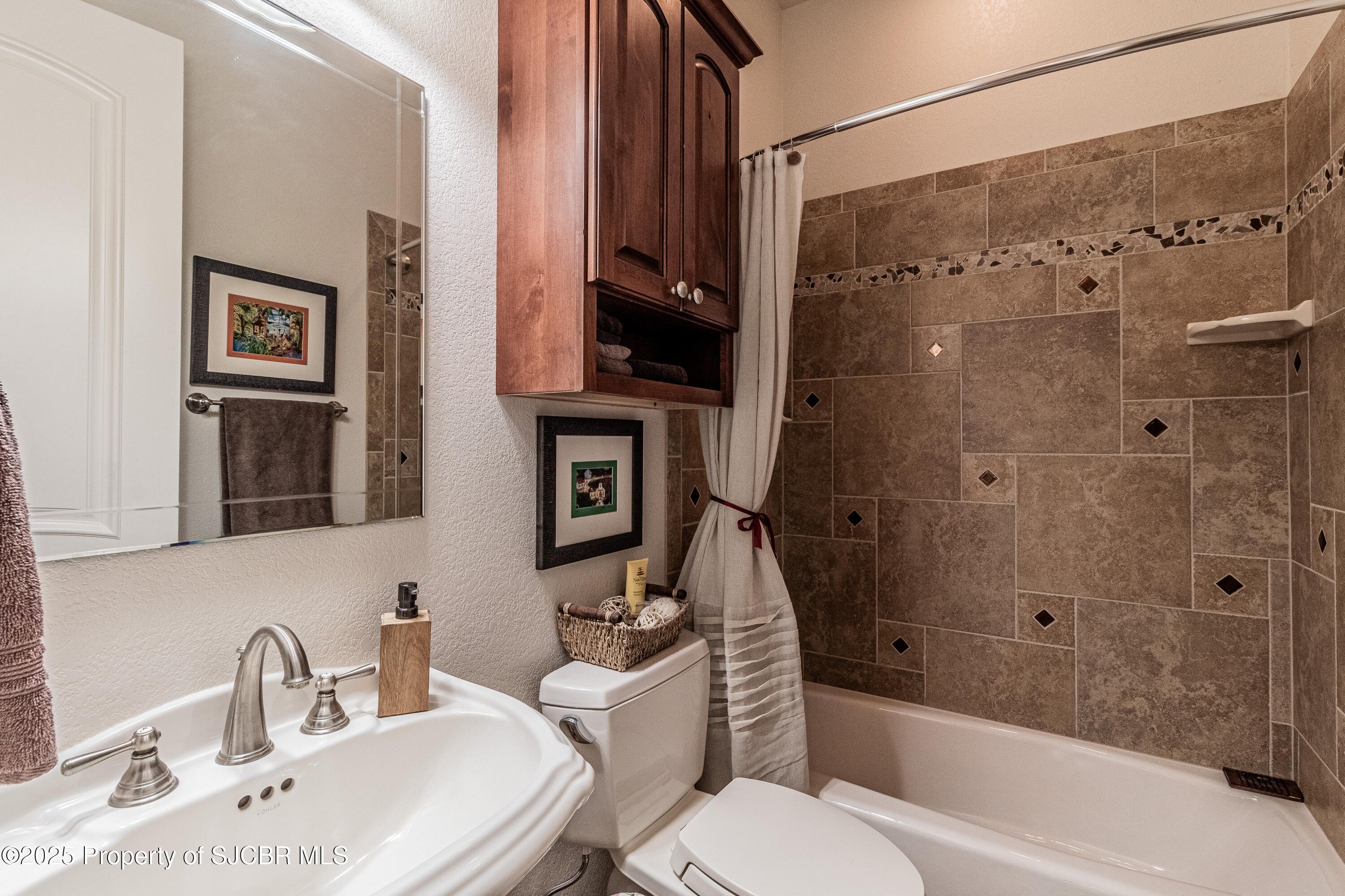 Aztec, New Mexico, 87410, United States, 4 Bedrooms Bedrooms, ,4 BathroomsBathrooms,Residential,For Sale,1857404