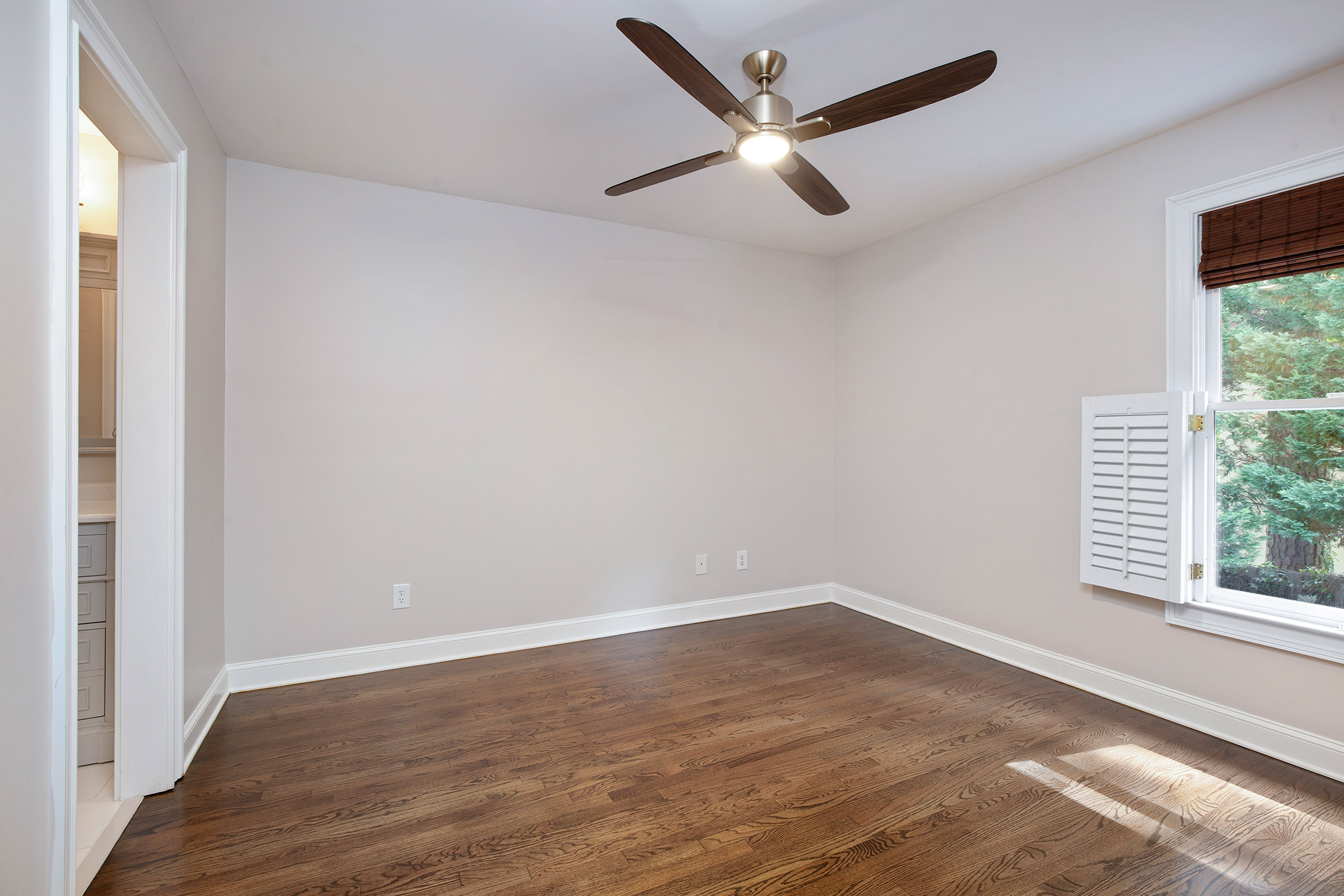  Recently Updated Four Bedroom Home in Gated Brookhaven Community - 物件實景
