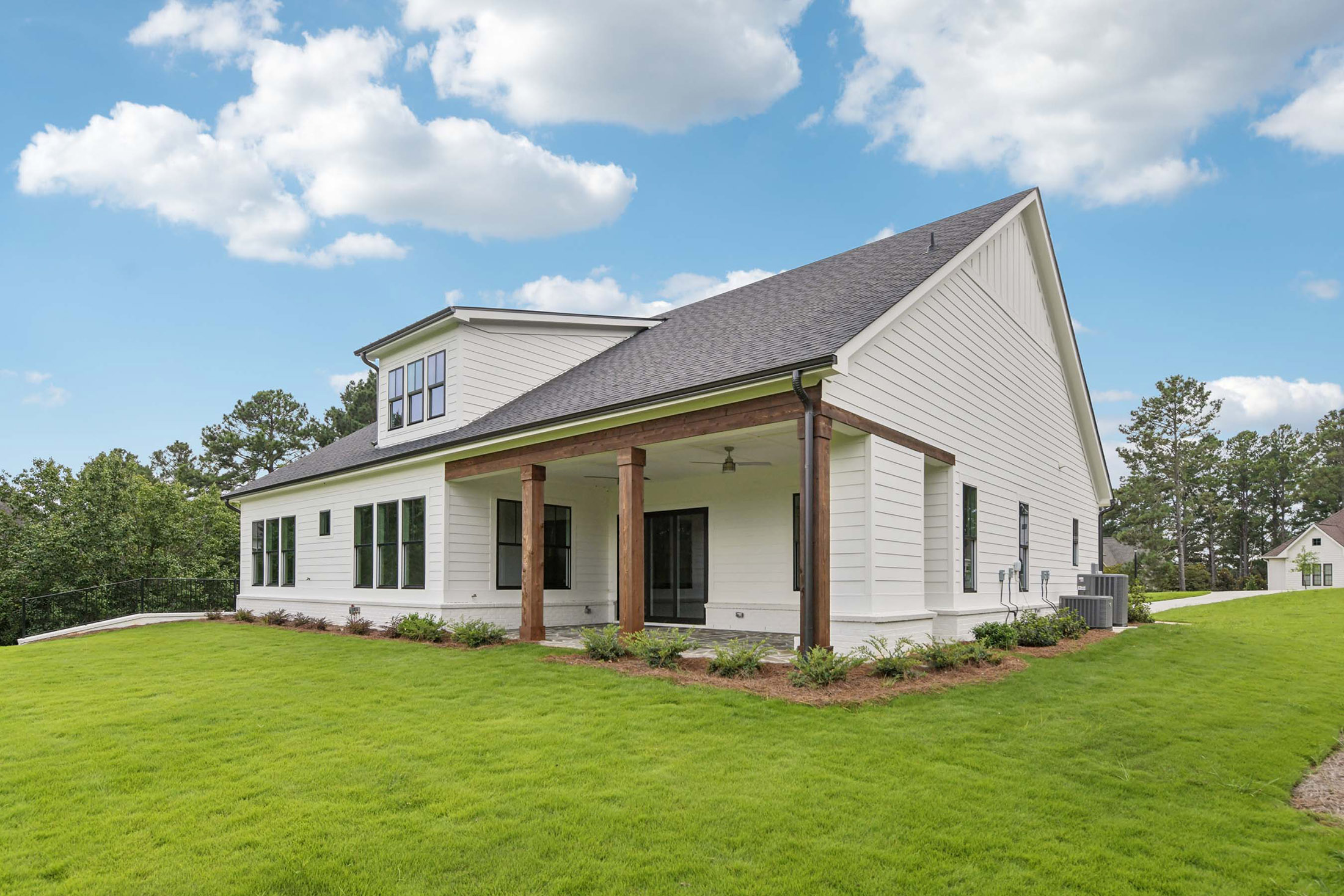  Stunning New Home by Green Park Homes in Sought-after Cuscowilla Community - 物件實景