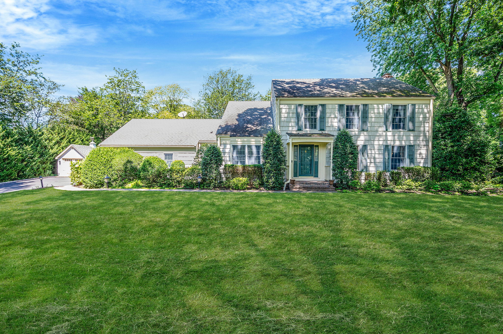 Mount Sinai, New York, 11766, United States, 4 Bedrooms Bedrooms, ,3 BathroomsBathrooms,Residential,For Sale,1924395