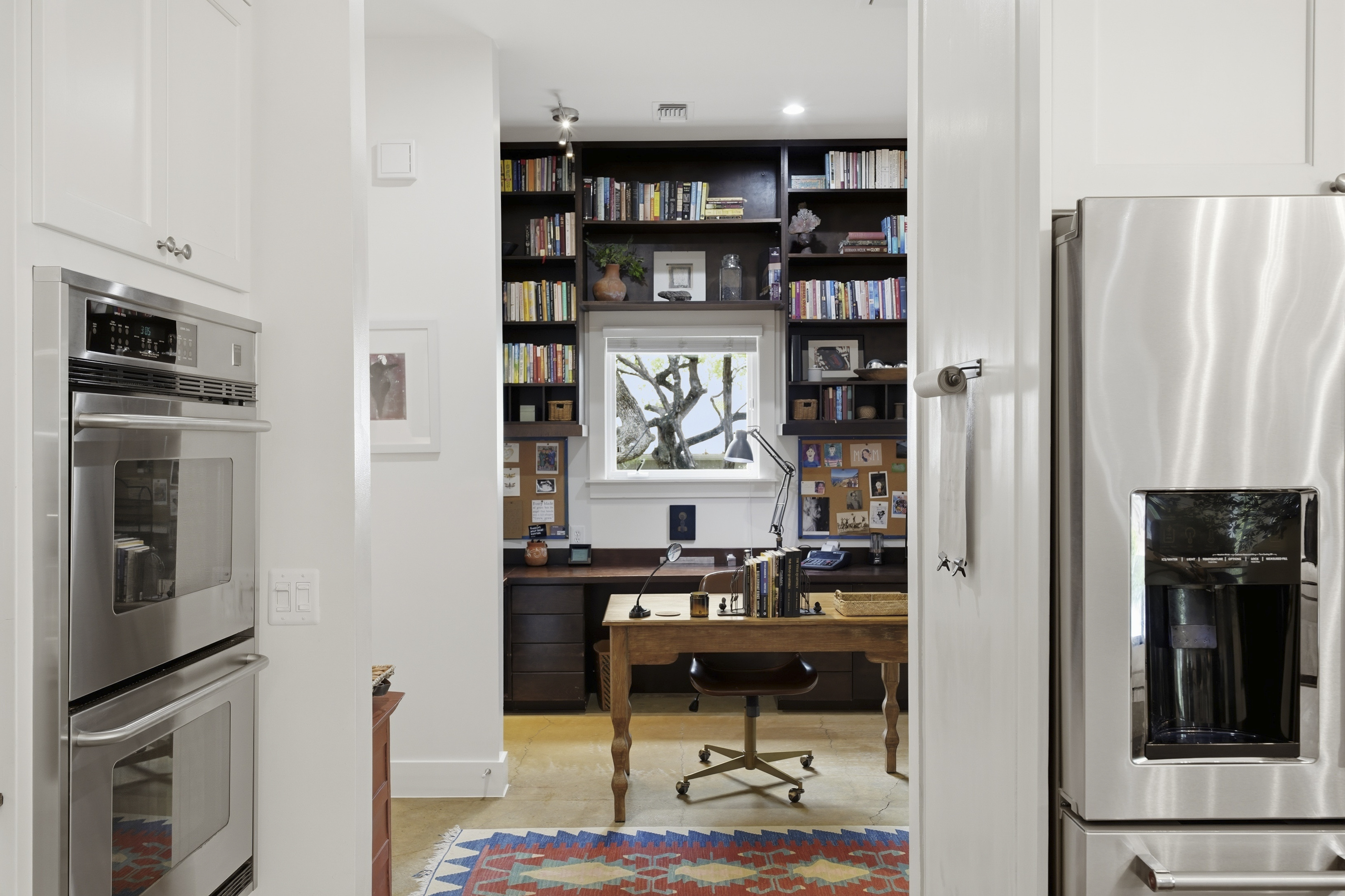  Custom-Designed Home on a 1-Acre - 物件實景