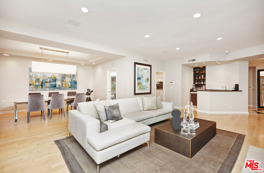 Beverly Hills, California, 90211, United States, 2 Bedrooms Bedrooms, ,3 BathroomsBathrooms,Residential,For Sale,1897211