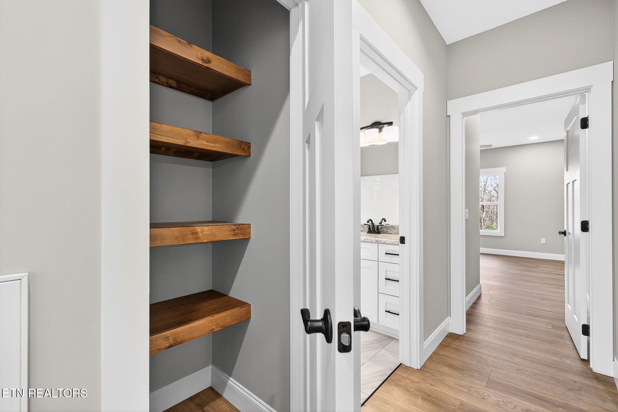 Crossville, Tennessee, 38558, United States, 3 Bedrooms Bedrooms, ,2 BathroomsBathrooms,Residential,For Sale,1989855