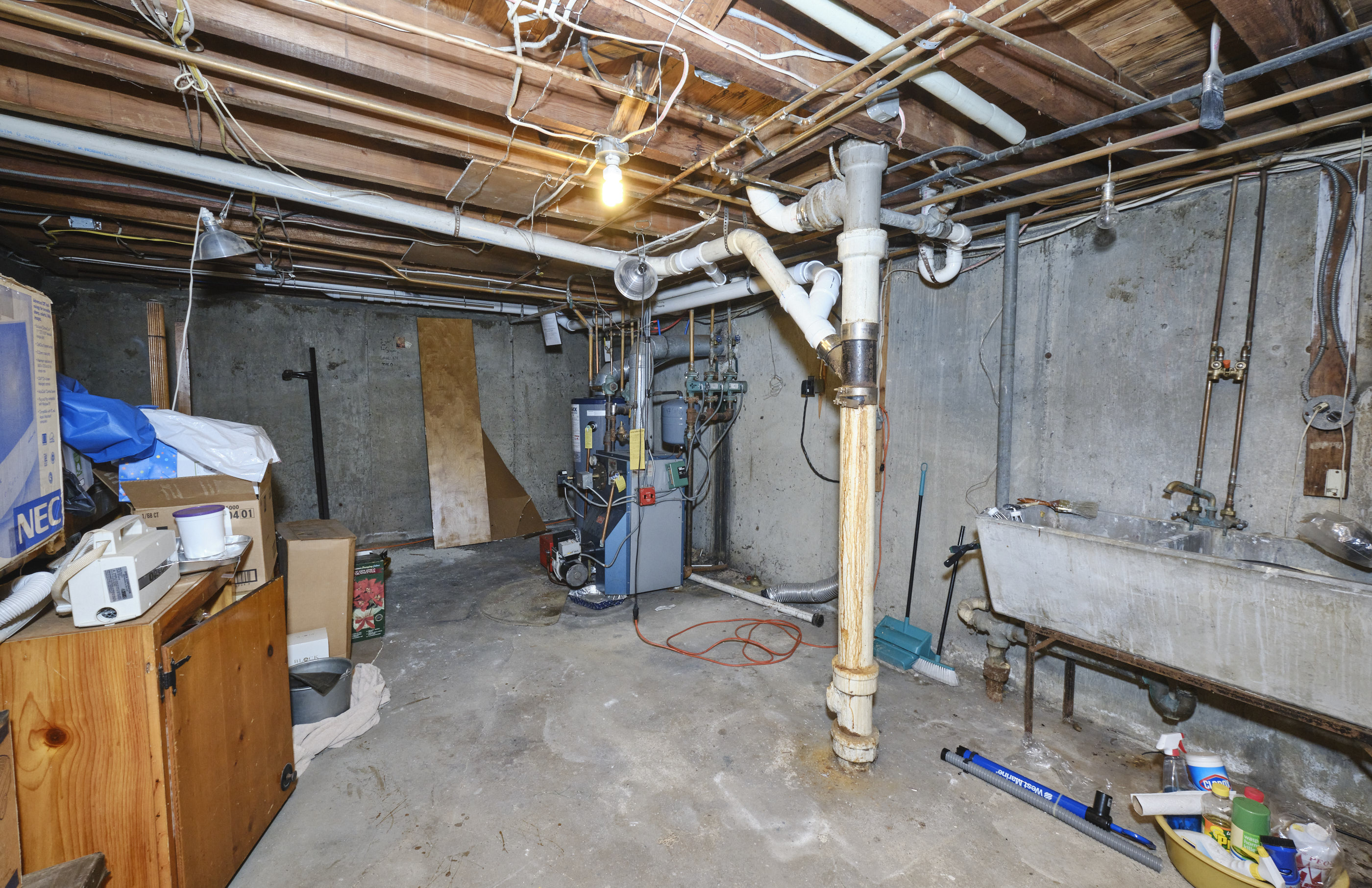 New Hyde Park, New York, 11040, United States, 4 Bedrooms Bedrooms, ,3 BathroomsBathrooms,Residential,For Sale,1977878