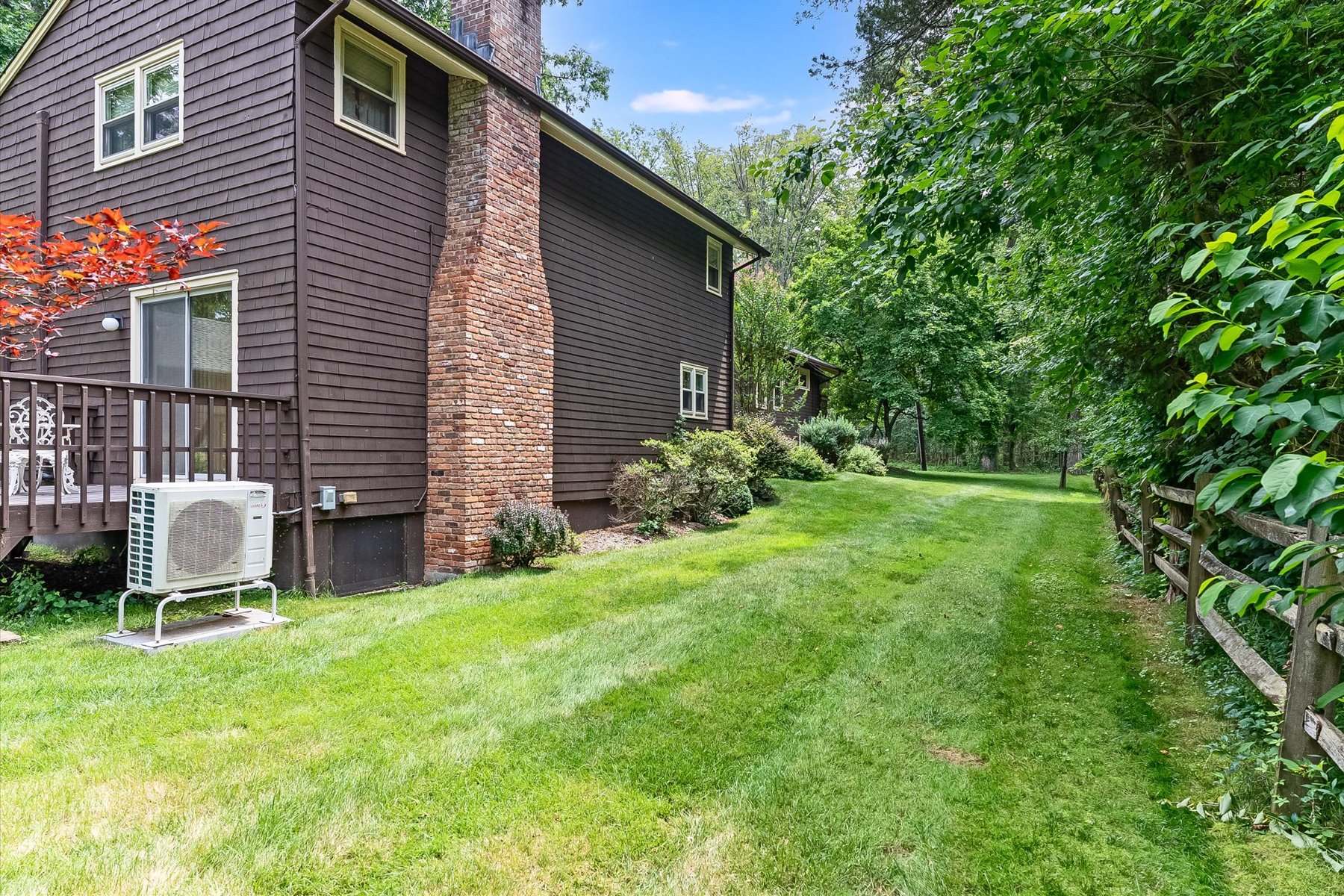  Authentic Craftsman-Style Property Offers Timeless Character - 物件實景