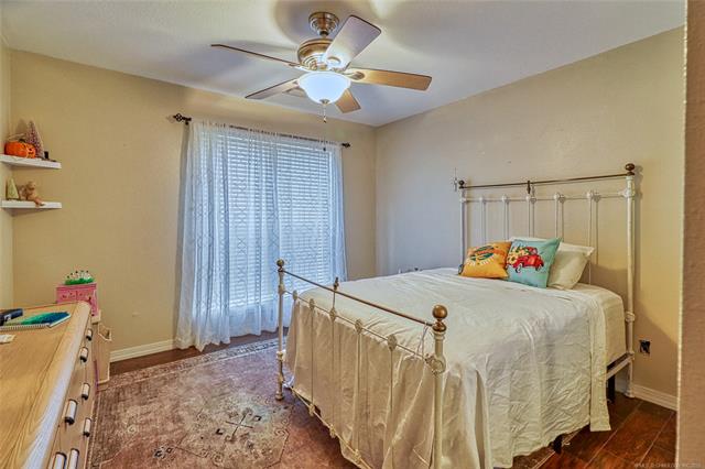 Eufaula, Oklahoma, 74432, United States, 3 Bedrooms Bedrooms, ,3 BathroomsBathrooms,Residential,For Sale,1987326