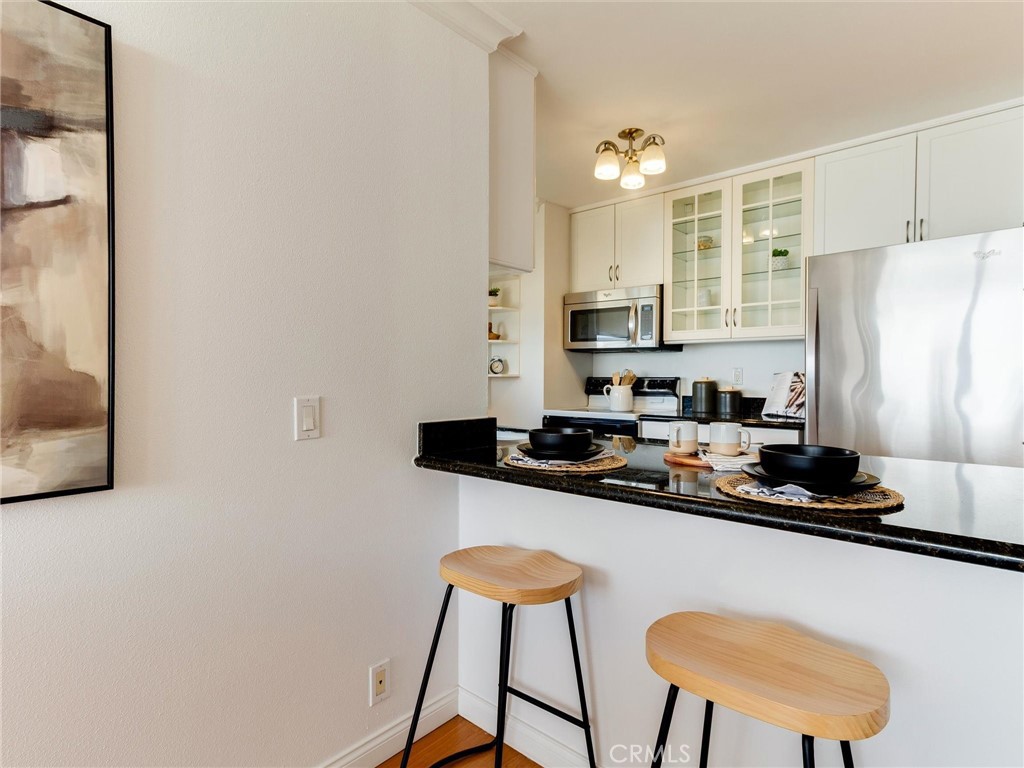Long Beach, California, 90802, United States, 2 Bedrooms Bedrooms, ,Residential,For Sale,1905979